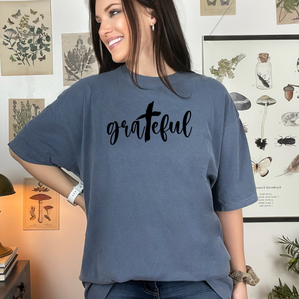 Grateful Christian Cross Comfort Colors Tee | Inspirational Faith Shirt | Religious Graphic T-Shirt